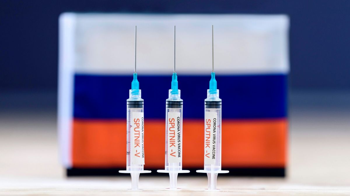 Rusové se přou, zda je možné po očkování pít alkohol